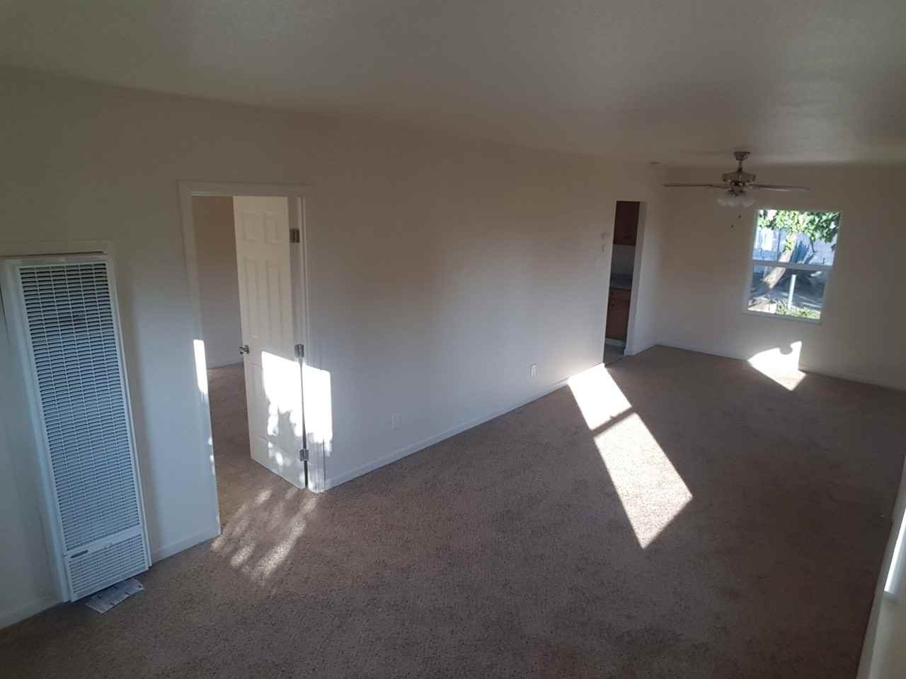 2931 Sierra St - Photo 2 of 11