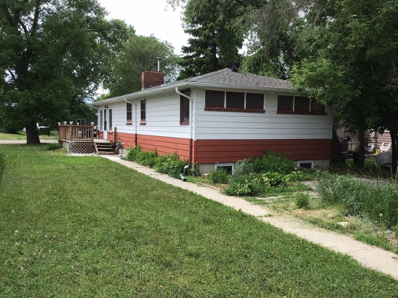 614 3rd St S - Photo 2 of 19