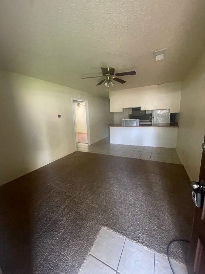 318/320 Alameda Road - Photo 2 of 13