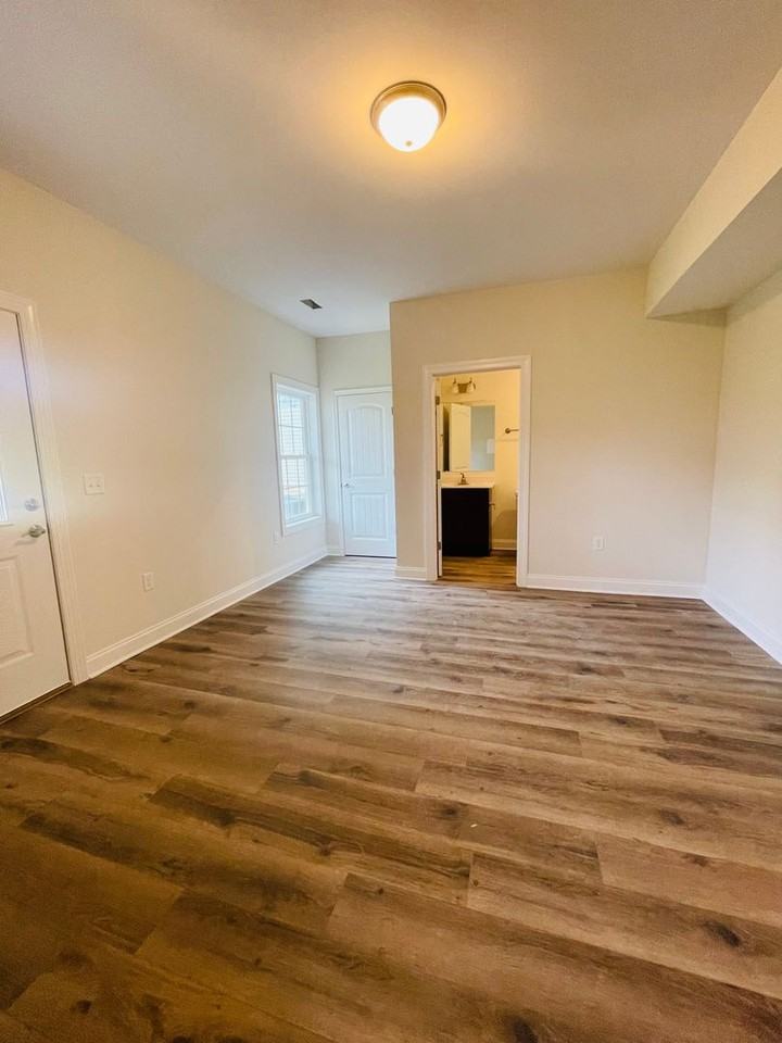 1102 Harvest Ct - Photo 4 of 18