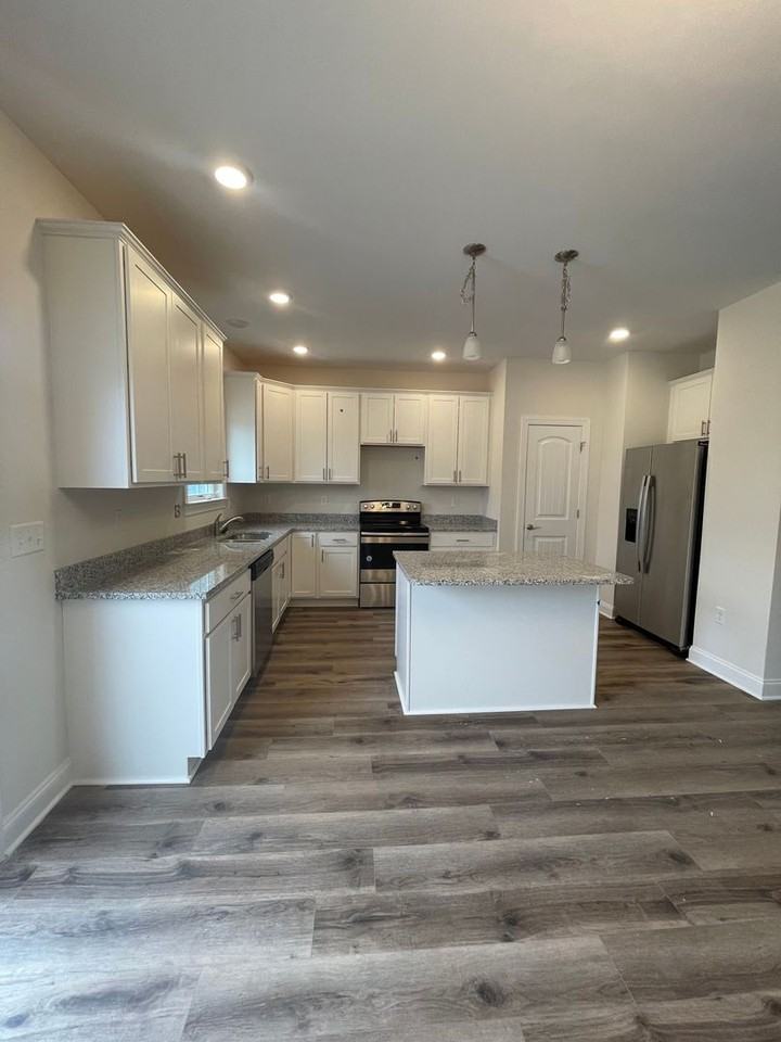 1102 Harvest Ct - Photo 7 of 18