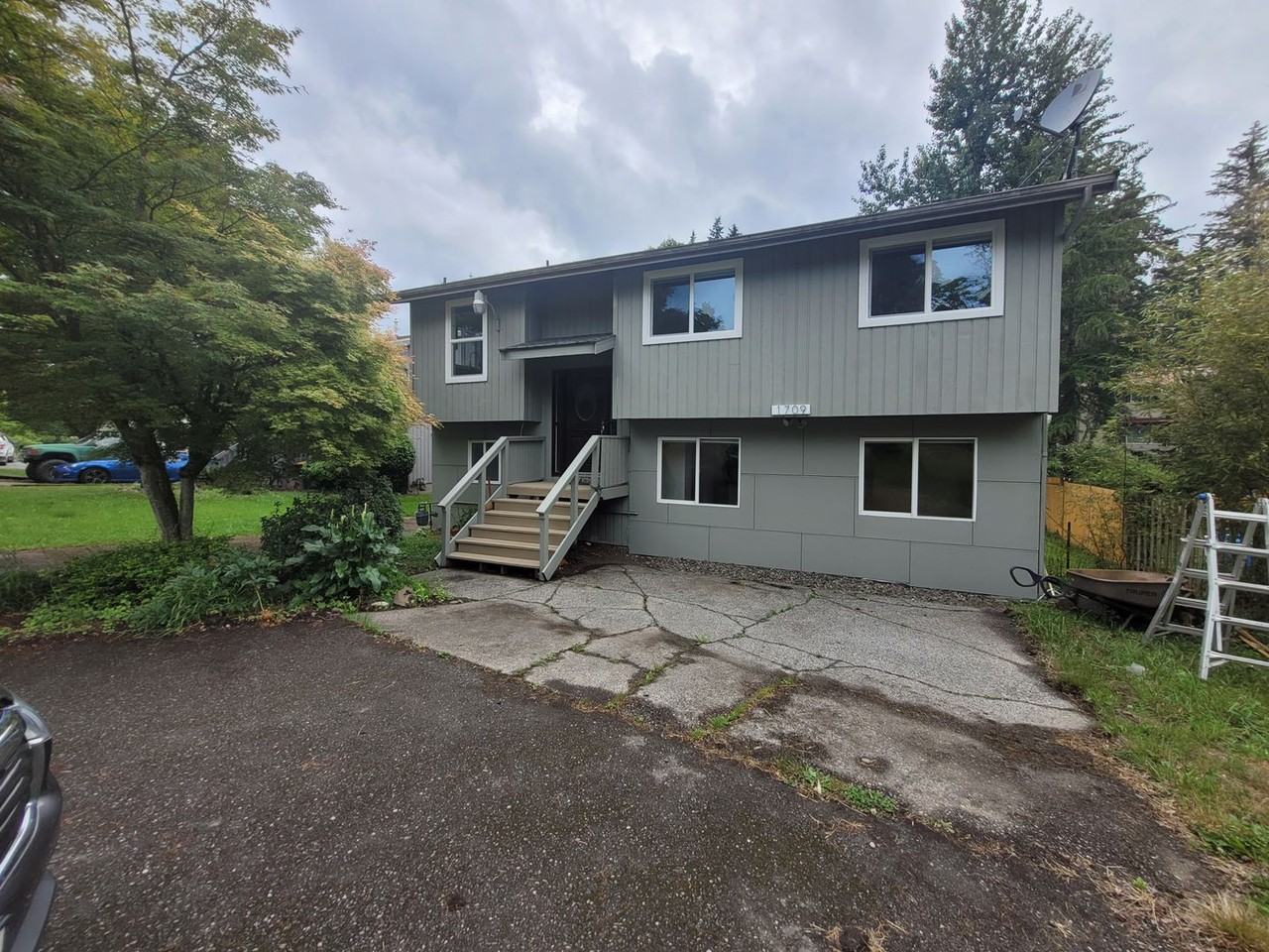 1709 Electric Ave - Photo 3 of 32