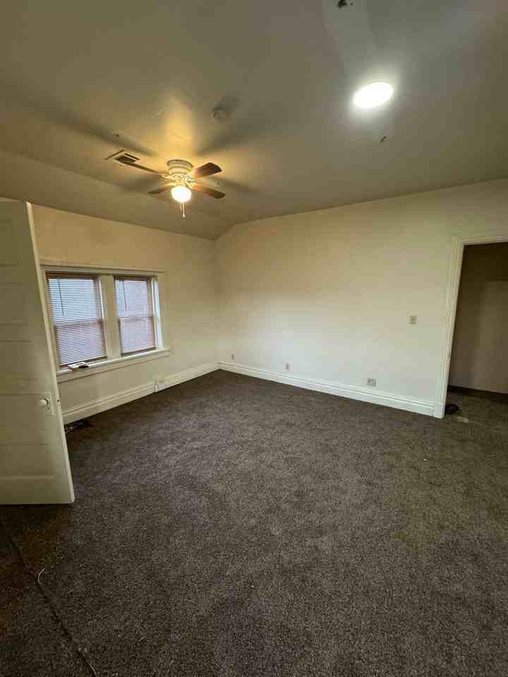 Bergman Apartments - Photo 3 of 12