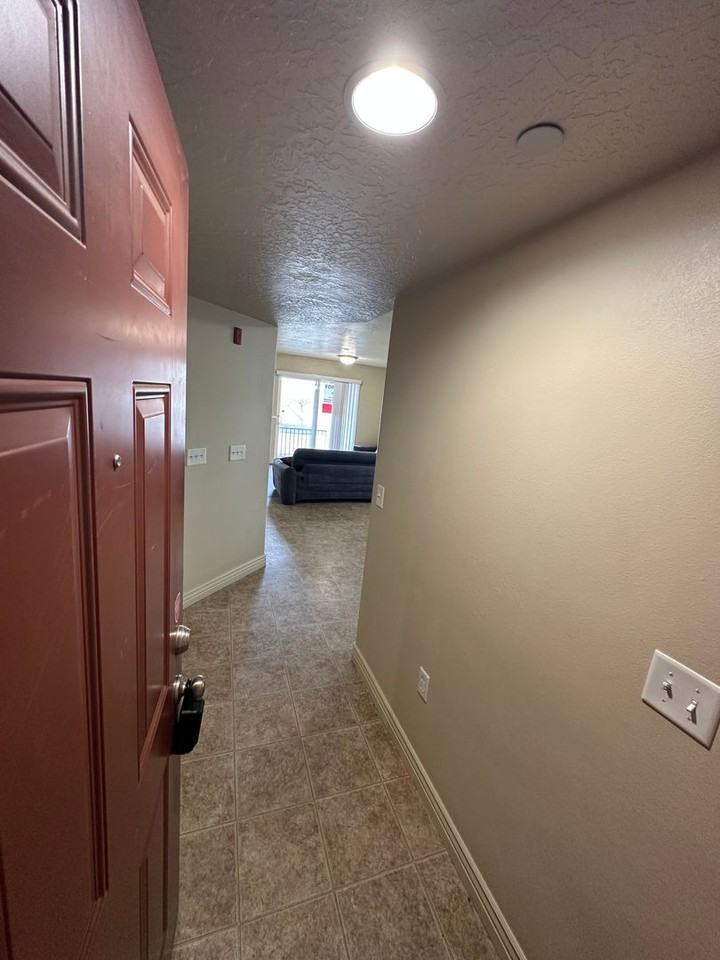 104 E Resaca Dr #E2 - Photo 6 of 41