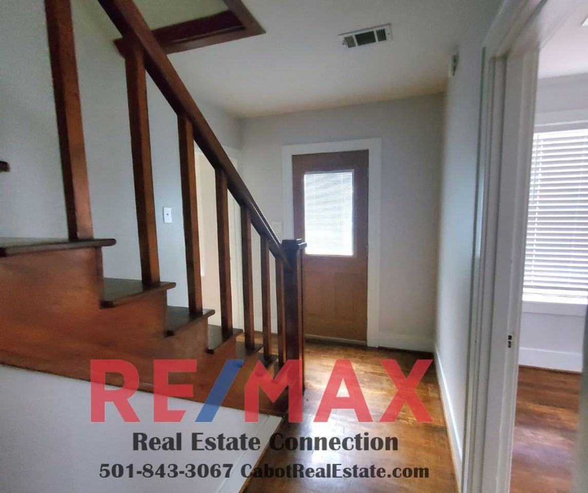 1701 S Pine St - Photo 3 of 12