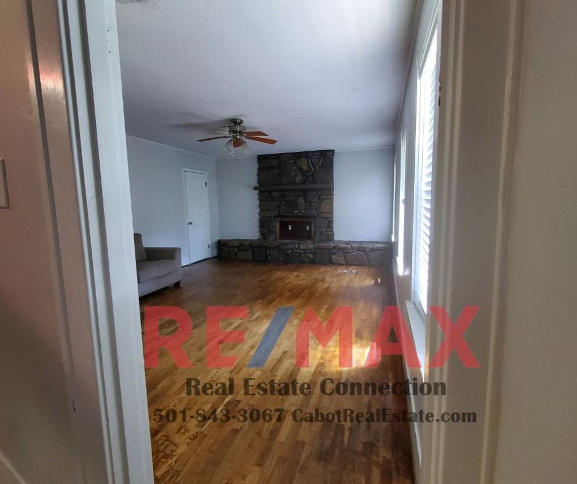 1701 S Pine St - Photo 4 of 12