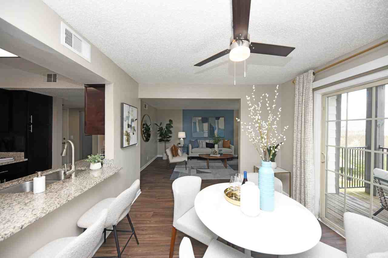 Views of Brentwood - Photo 7 of 40