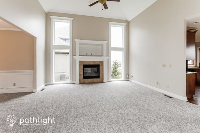 8129 Nw 90th St - Photo 2 of 20