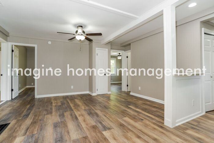 9031 Farley St - Photo 3 of 15