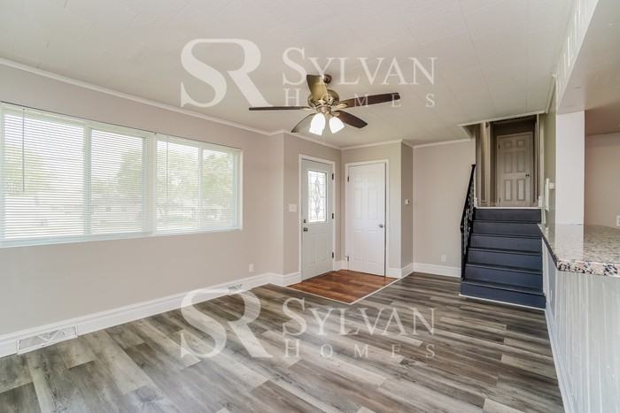4479 E Livingston Ave - Photo 3 of 16