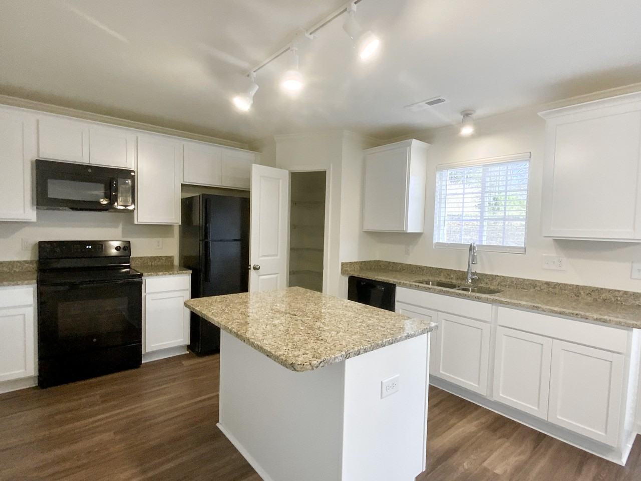 3506 Marksbury Dr #NA - Photo 6 of 35