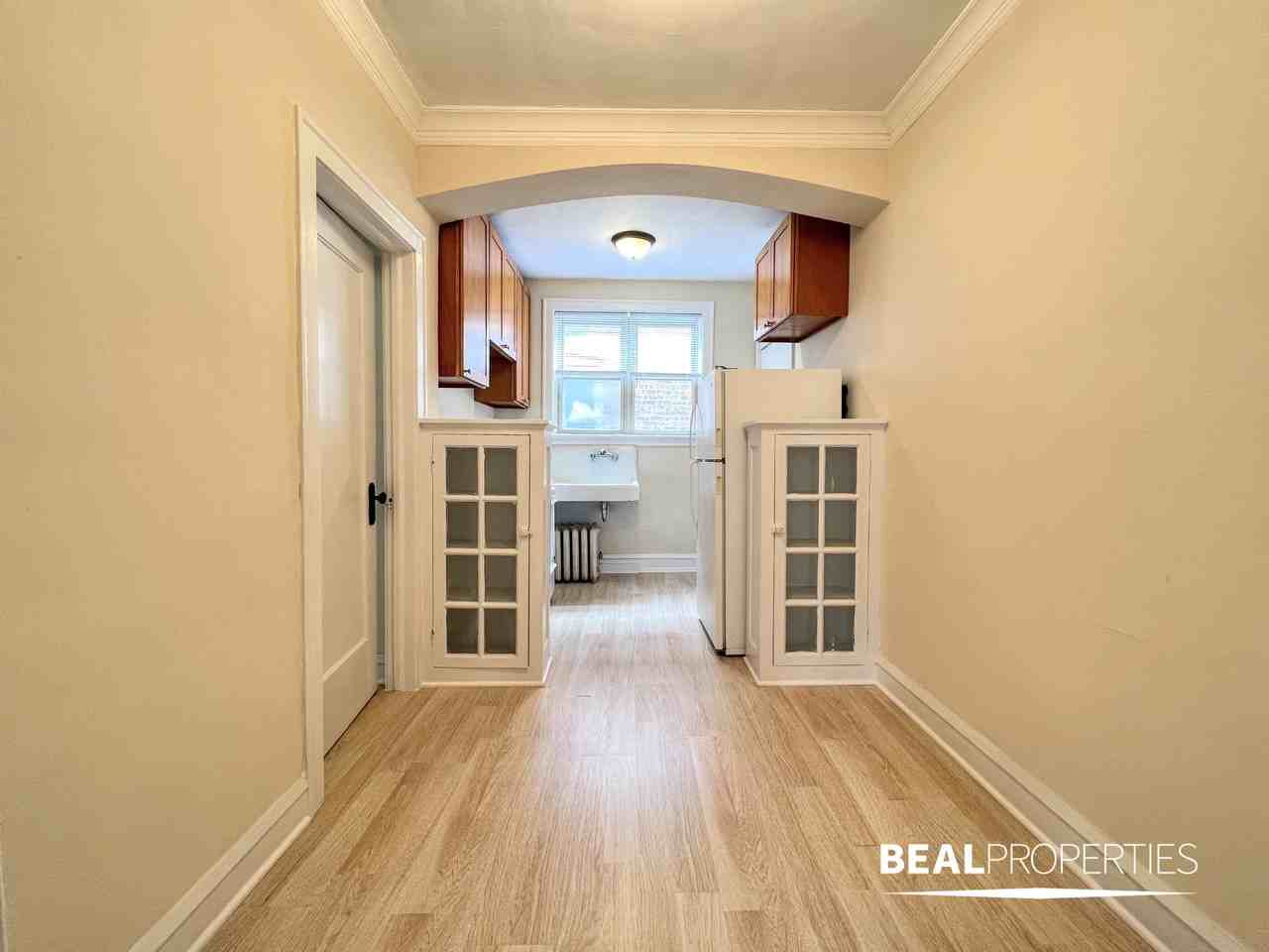 4233 N Paulina St - Photo 5 of 7