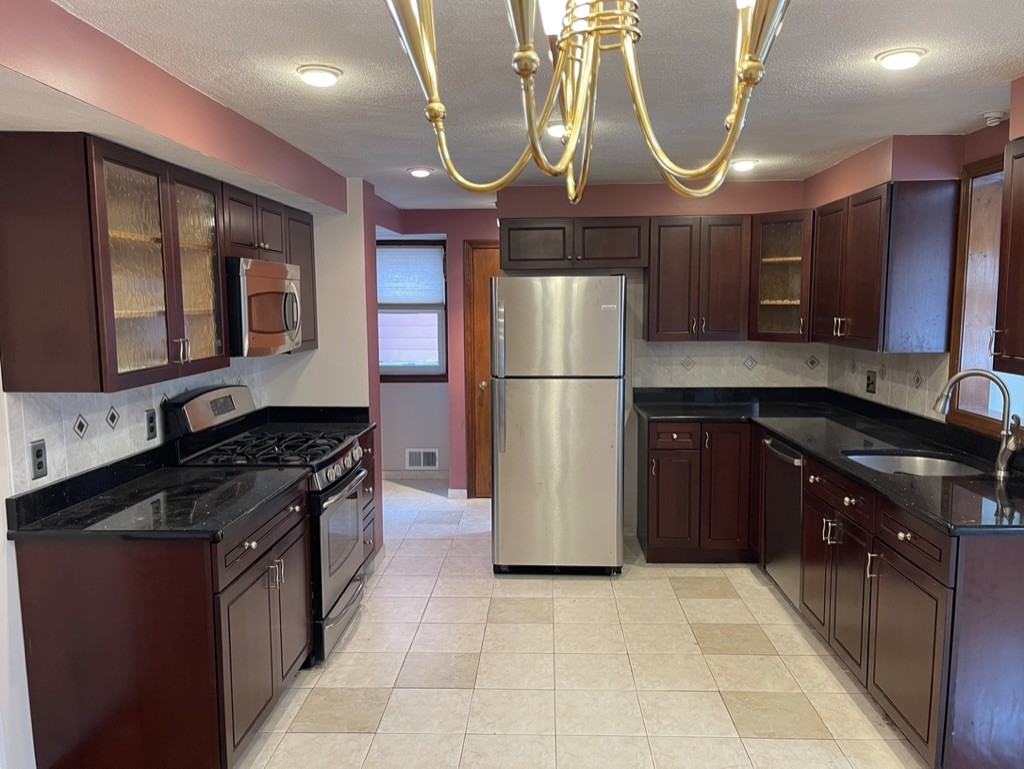 19 Marlborough Rd #NA - Photo 5 of 15