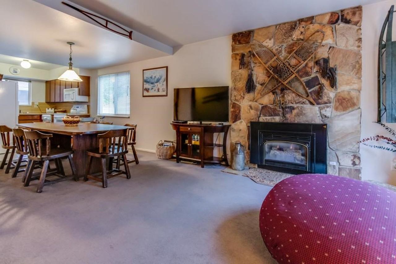 3298 E Fort Union Blvd #3298 - Photo 3 of 18