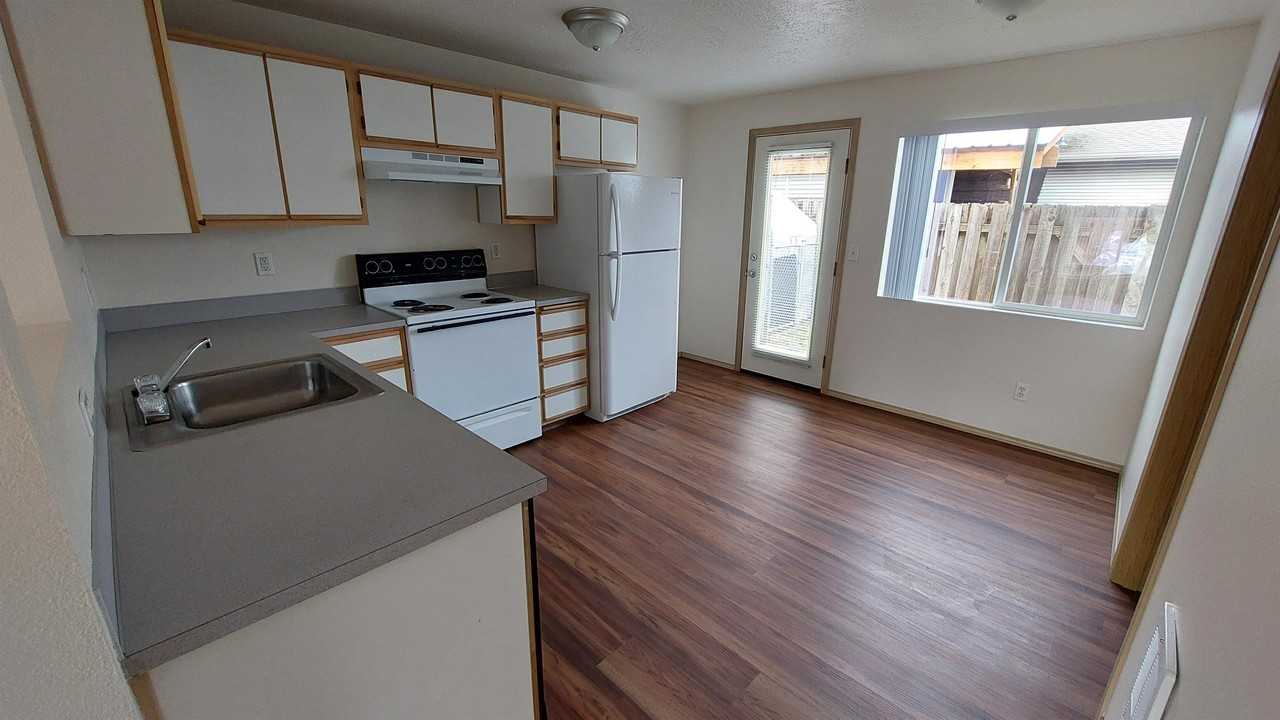 160 N 7th St #160 - Photo 5 of 31