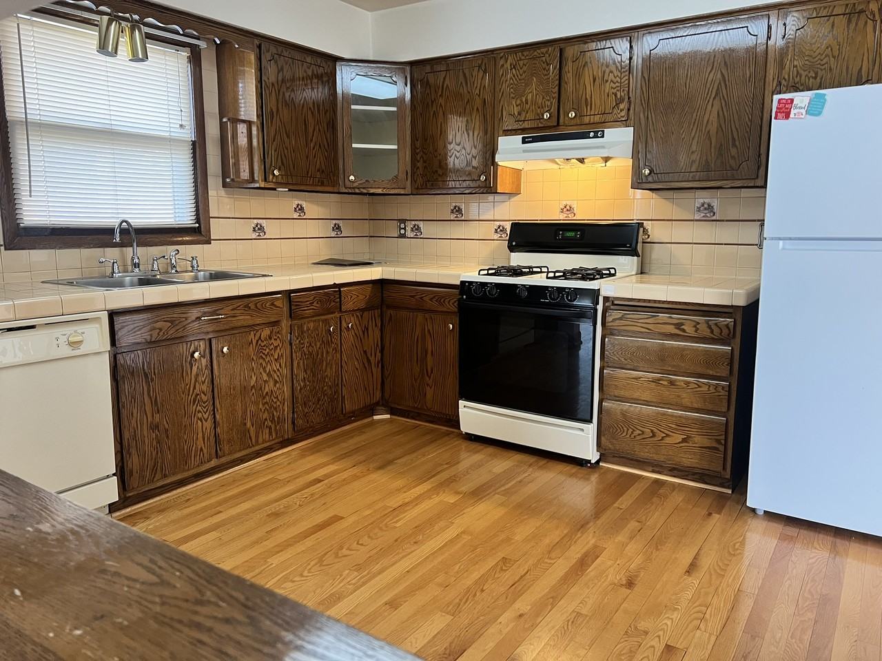 7225 168th St W #1 - Photo 4 of 14