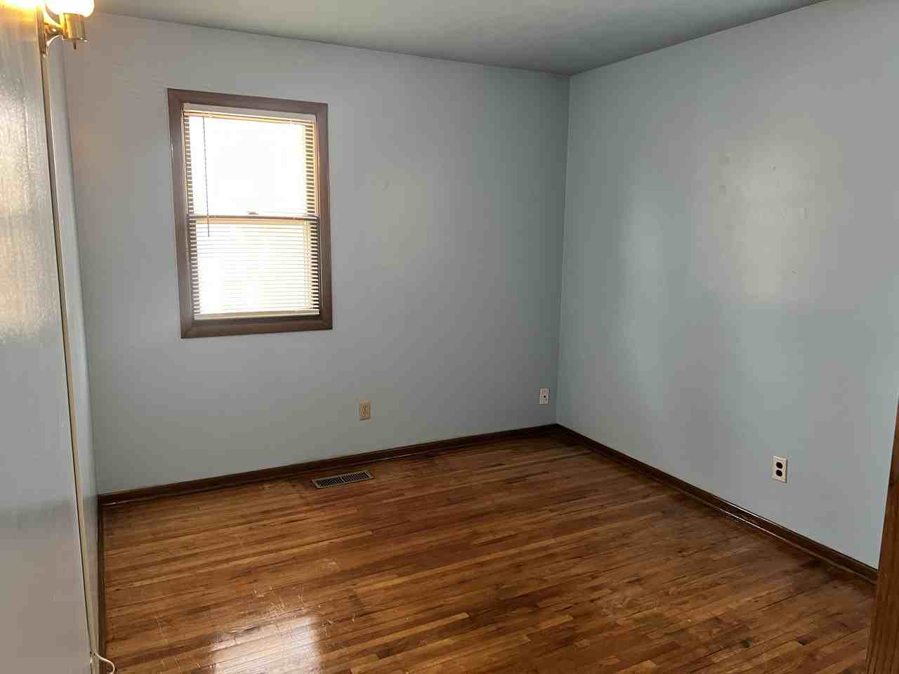 7225 168th St W #1 - Photo 7 of 14