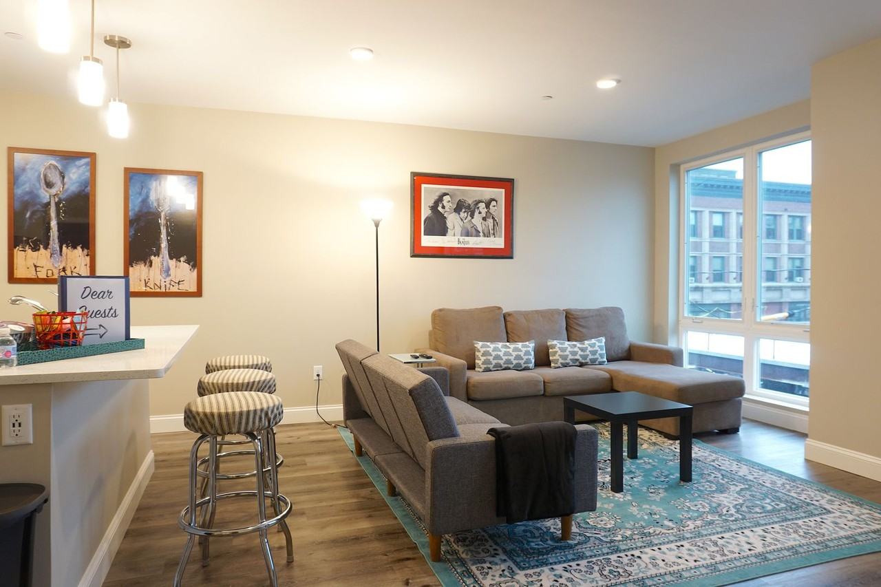 The Pearl - Photo 2 of 10