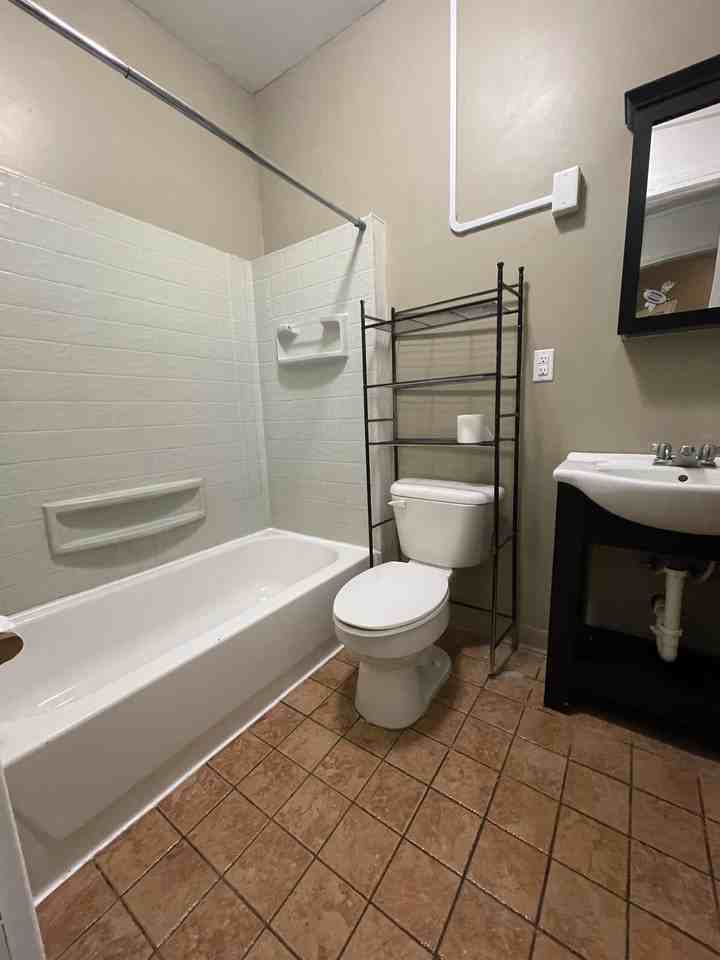 208 E Howard St #3 - Photo 3 of 8