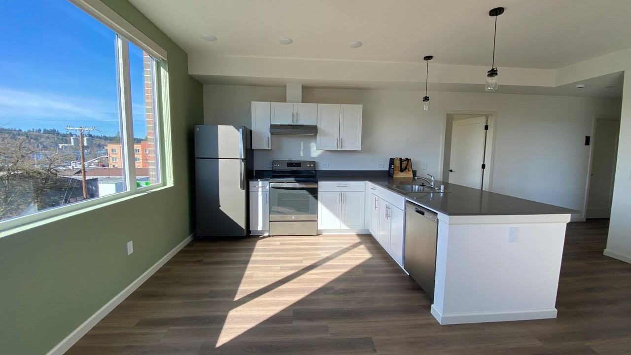 Market Flats Apartment Building - Photo 7 of 31