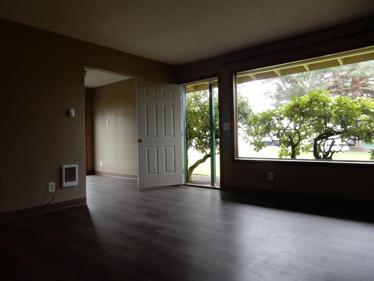 1072 Clearview Ave Ne #1072 - Photo 4 of 16