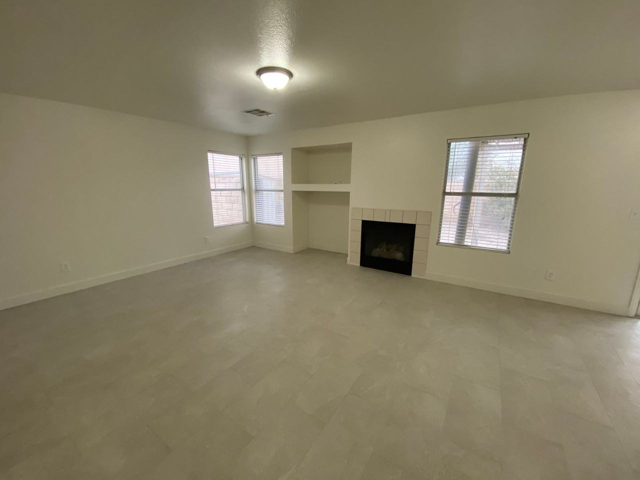 708 Salt Flats Cir - Photo 2 of 12