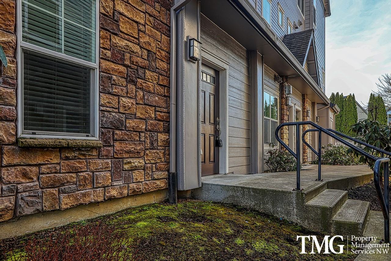 10757 Ne Red Wing Way #101 - Photo 3 of 23