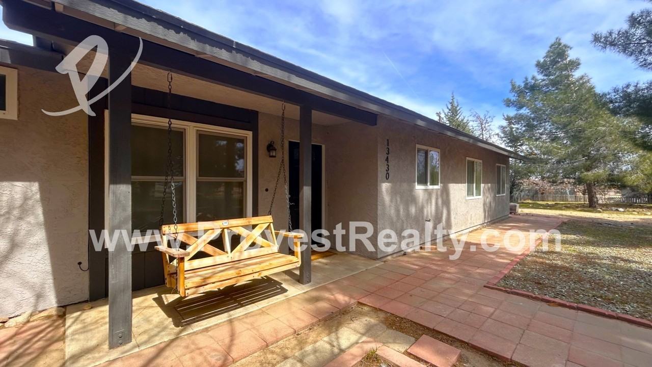 13430 Rodeo St - Photo 3 of 25