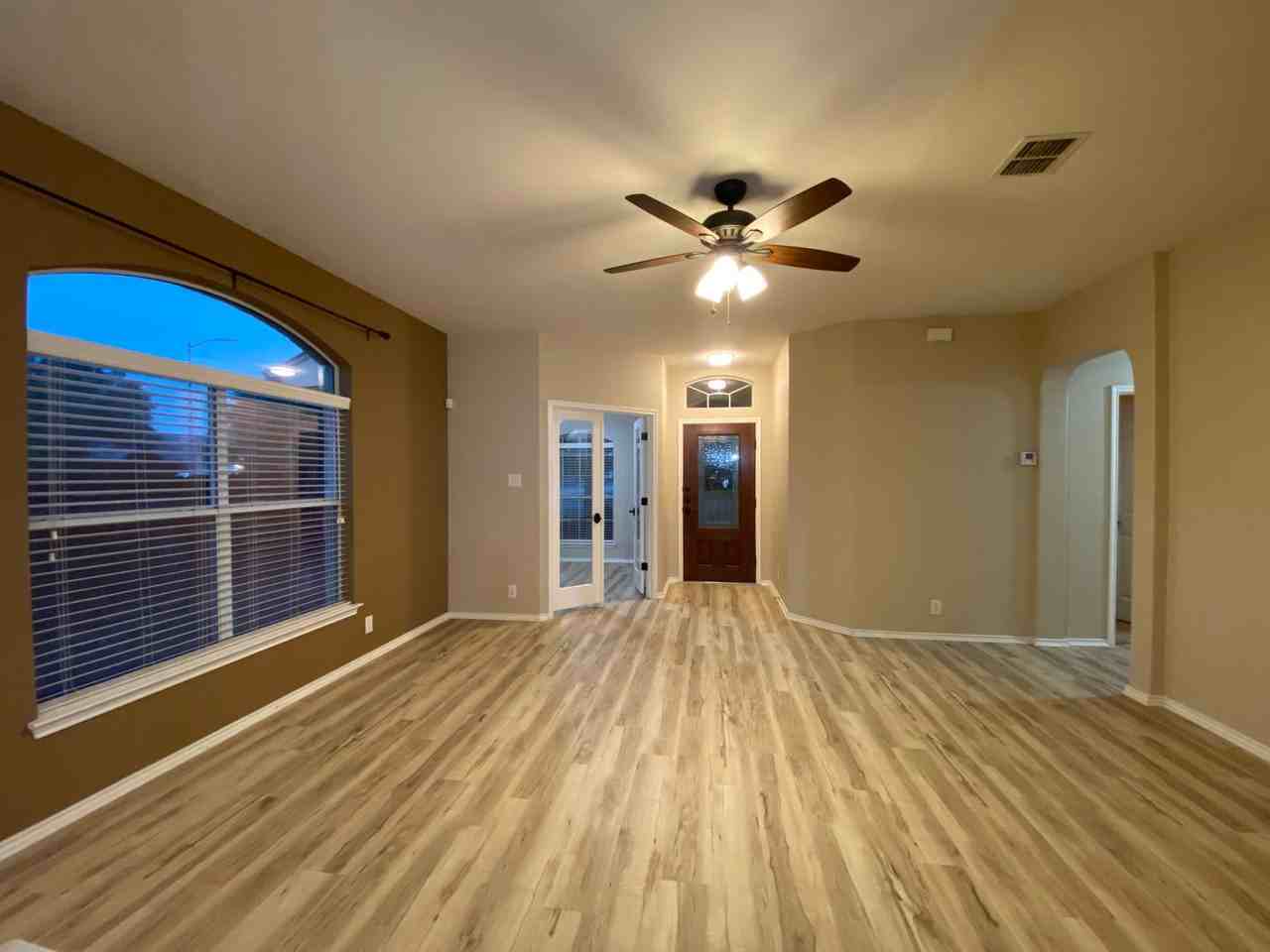 8935 Liberty Vw - Photo 2 of 32