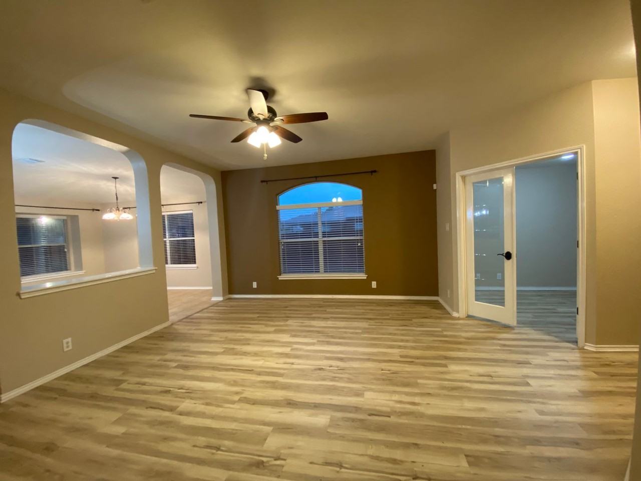 8935 Liberty Vw - Photo 3 of 32