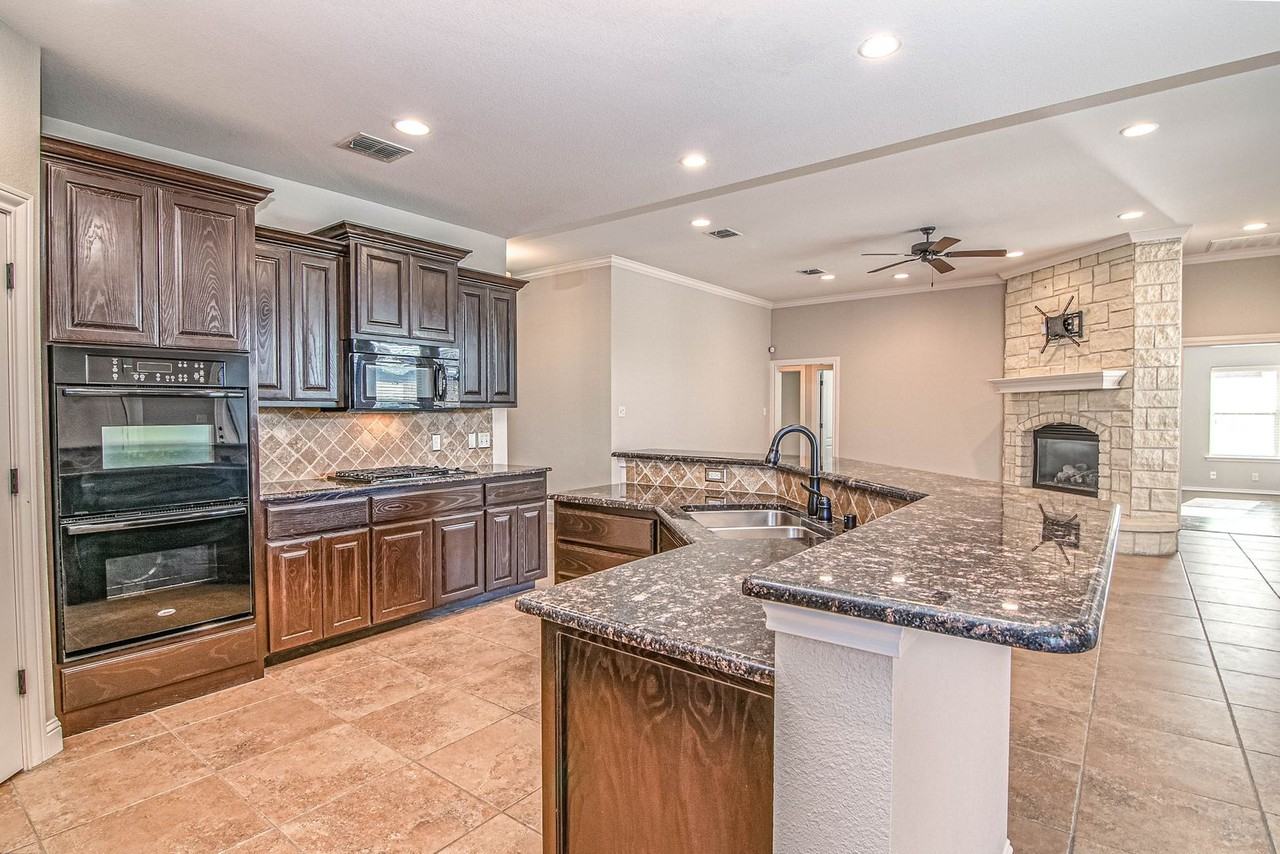 809 Woodland Park Ave - Photo 3 of 38