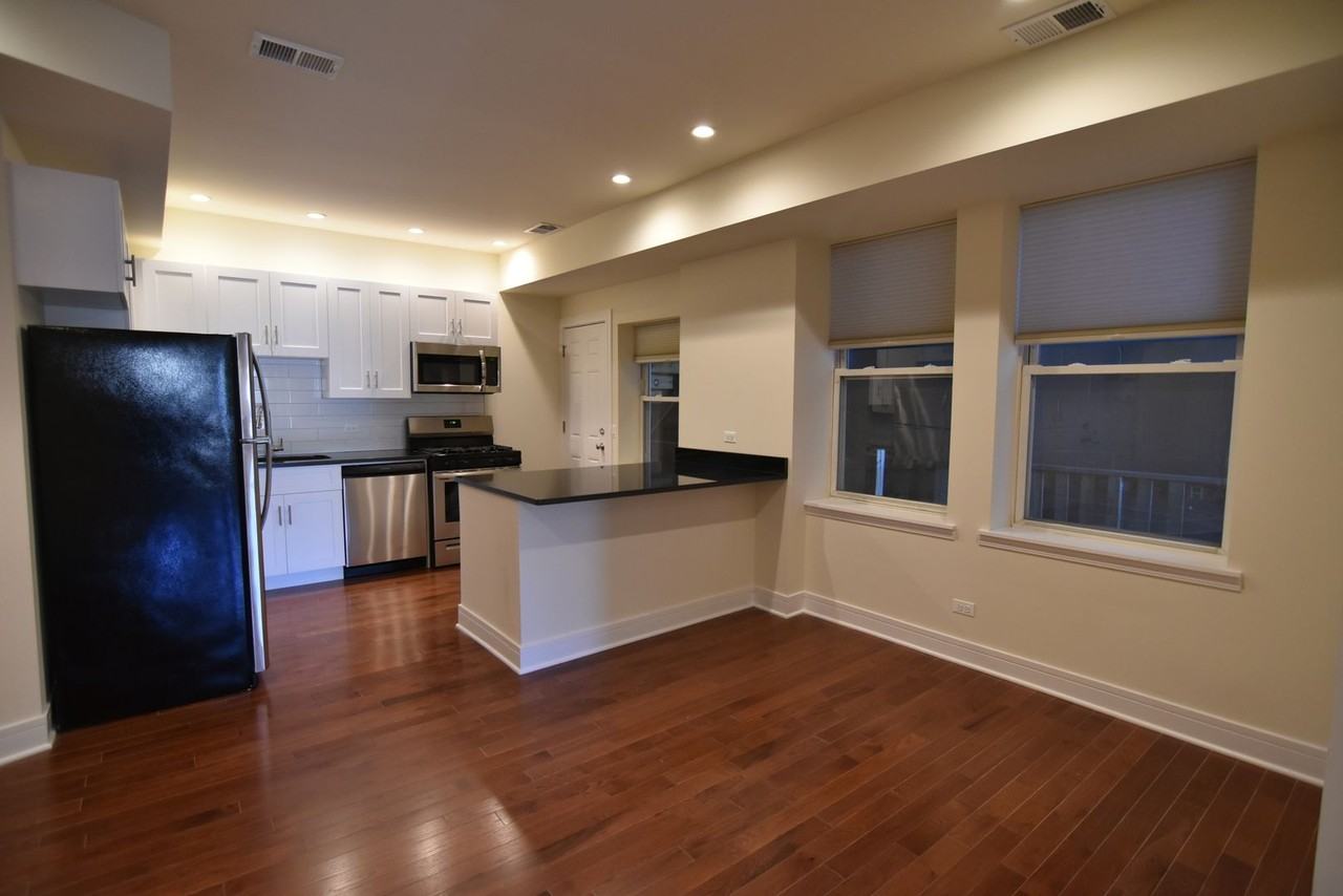 3230-3238 N. CLARK - Photo 3 of 33