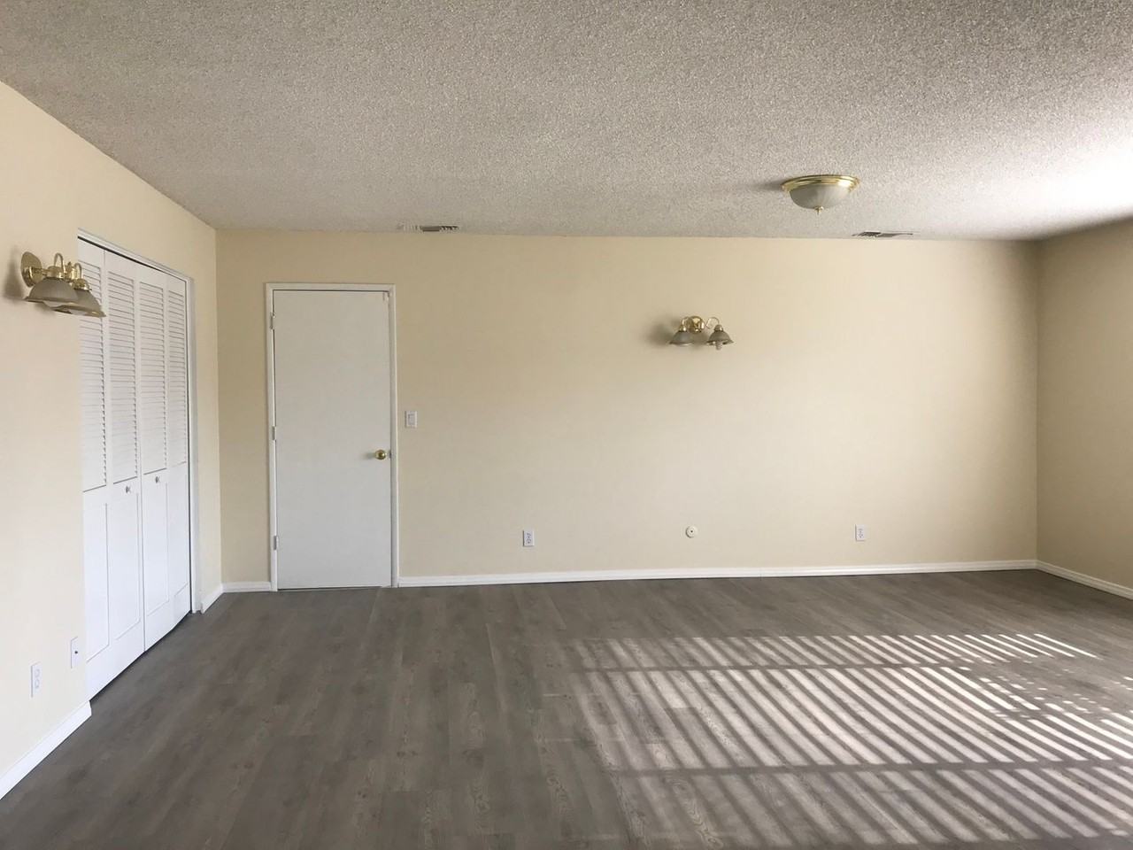 12553 Pascal Ave - Photo 3 of 27