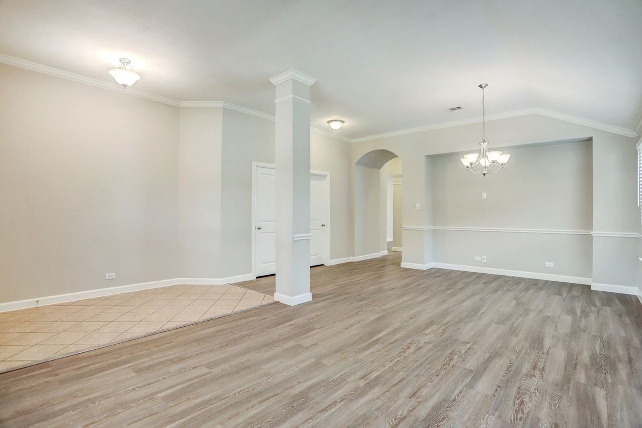 1926 Lansing Cove Dr - Photo 6 of 21