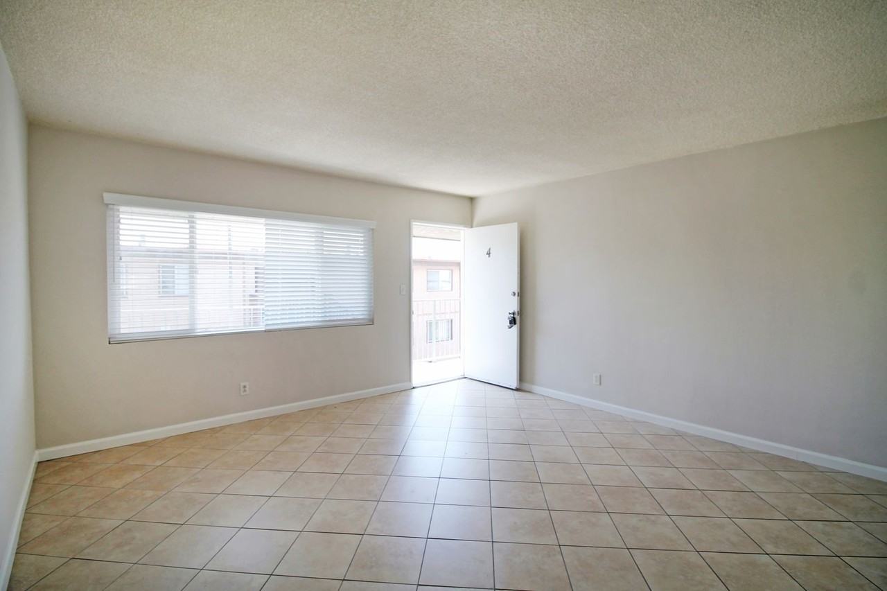 2311 Vanderbilt Lane - Photo 3 of 15