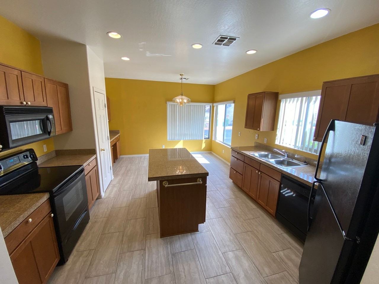 1650 S Crismon Rd #18 - Photo 5 of 22