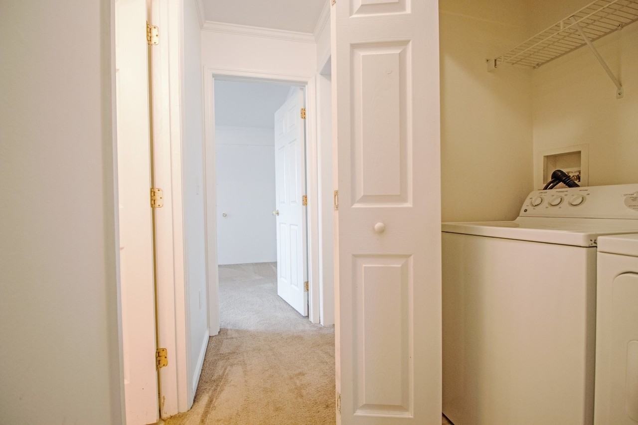 320 Raymond St - Photo 7 of 21