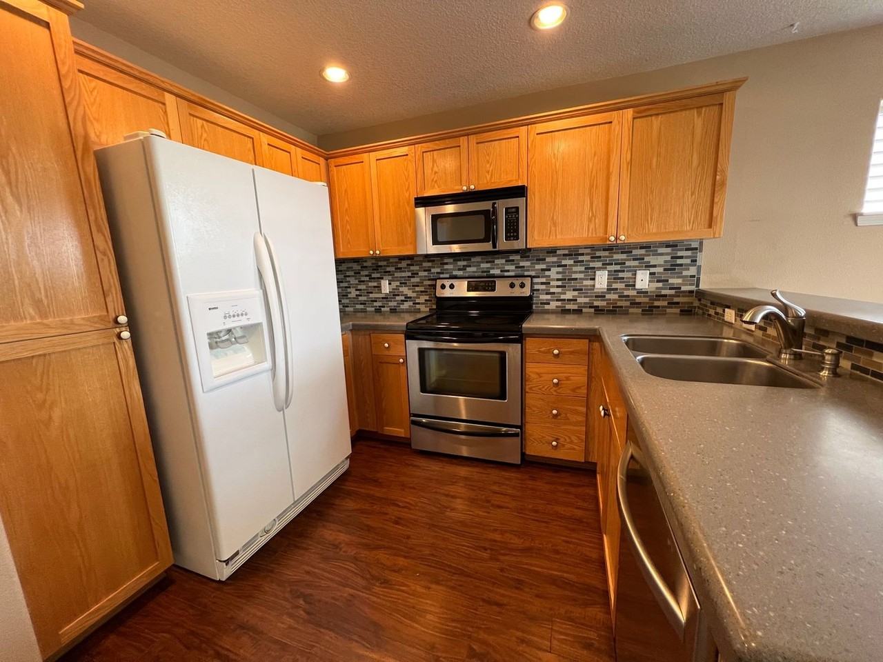 16895 Nw Oak Creek Dr - Photo 3 of 16
