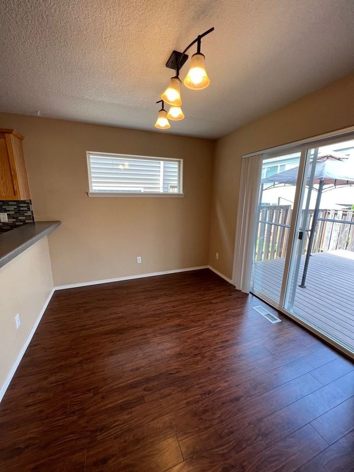 16895 Nw Oak Creek Dr - Photo 4 of 16