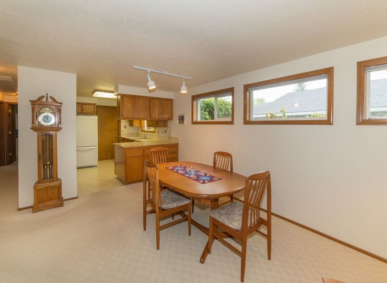 1981 Margaret St - Photo 5 of 16