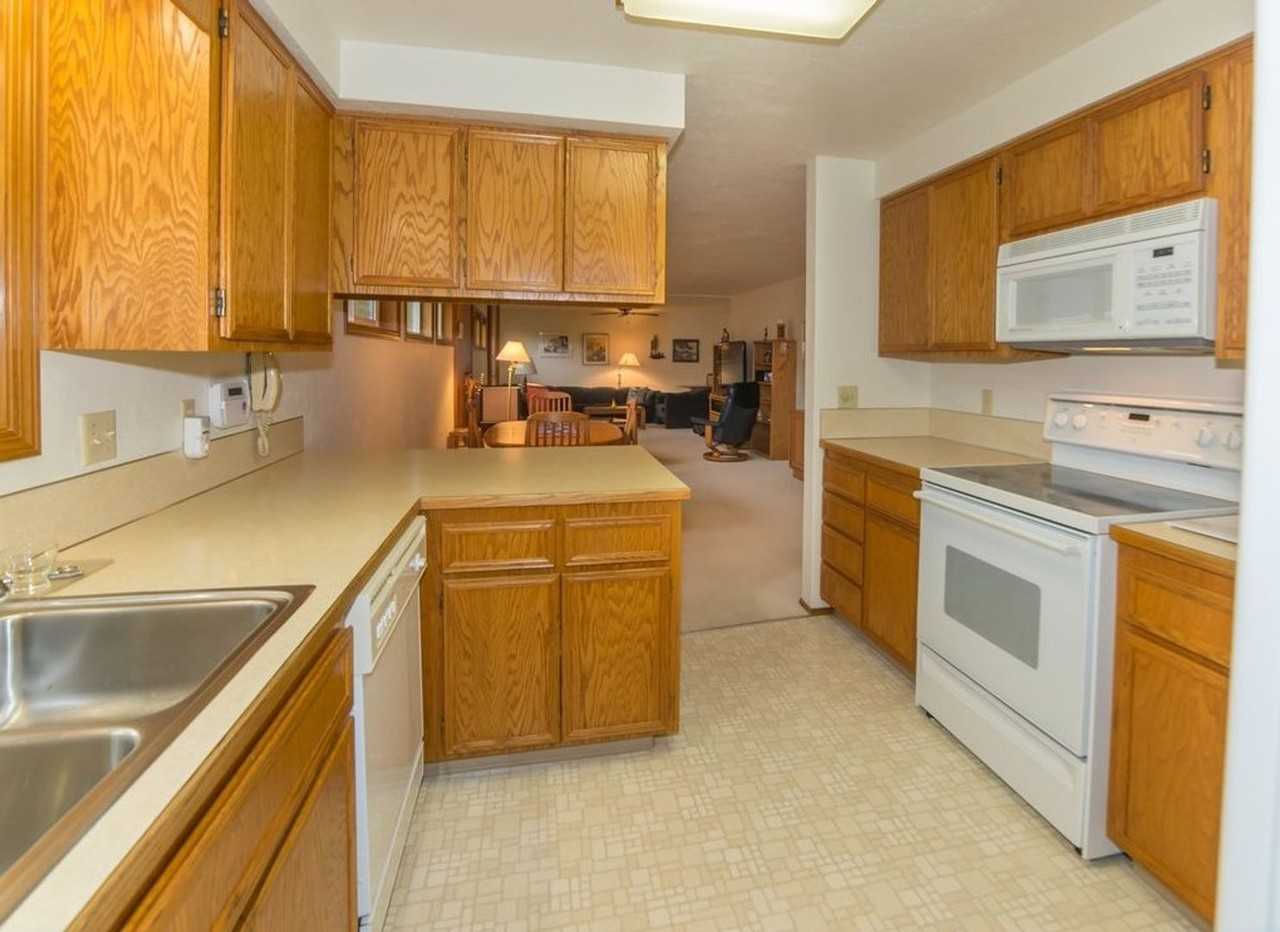 1981 Margaret St - Photo 6 of 16