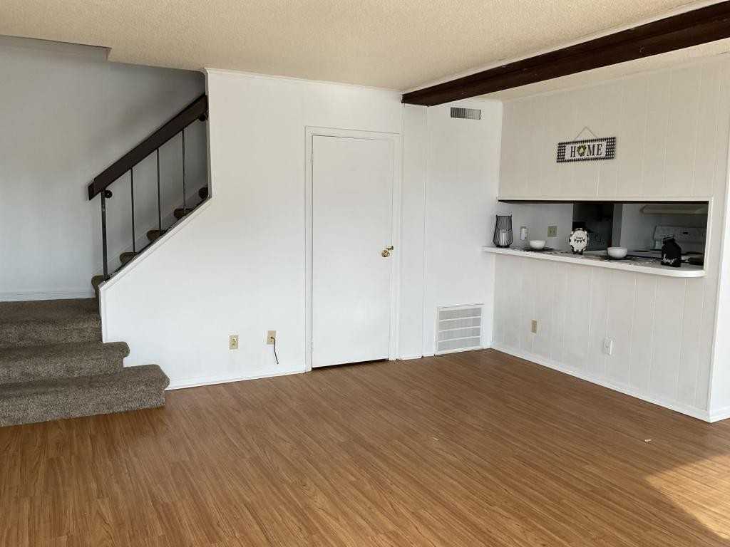 820 Briar Mnr - Photo 3 of 16