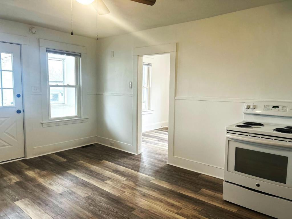 101 Brook St Apt B - Photo 3 of 10