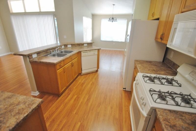 22534 Roderick Dr - Photo 3 of 6