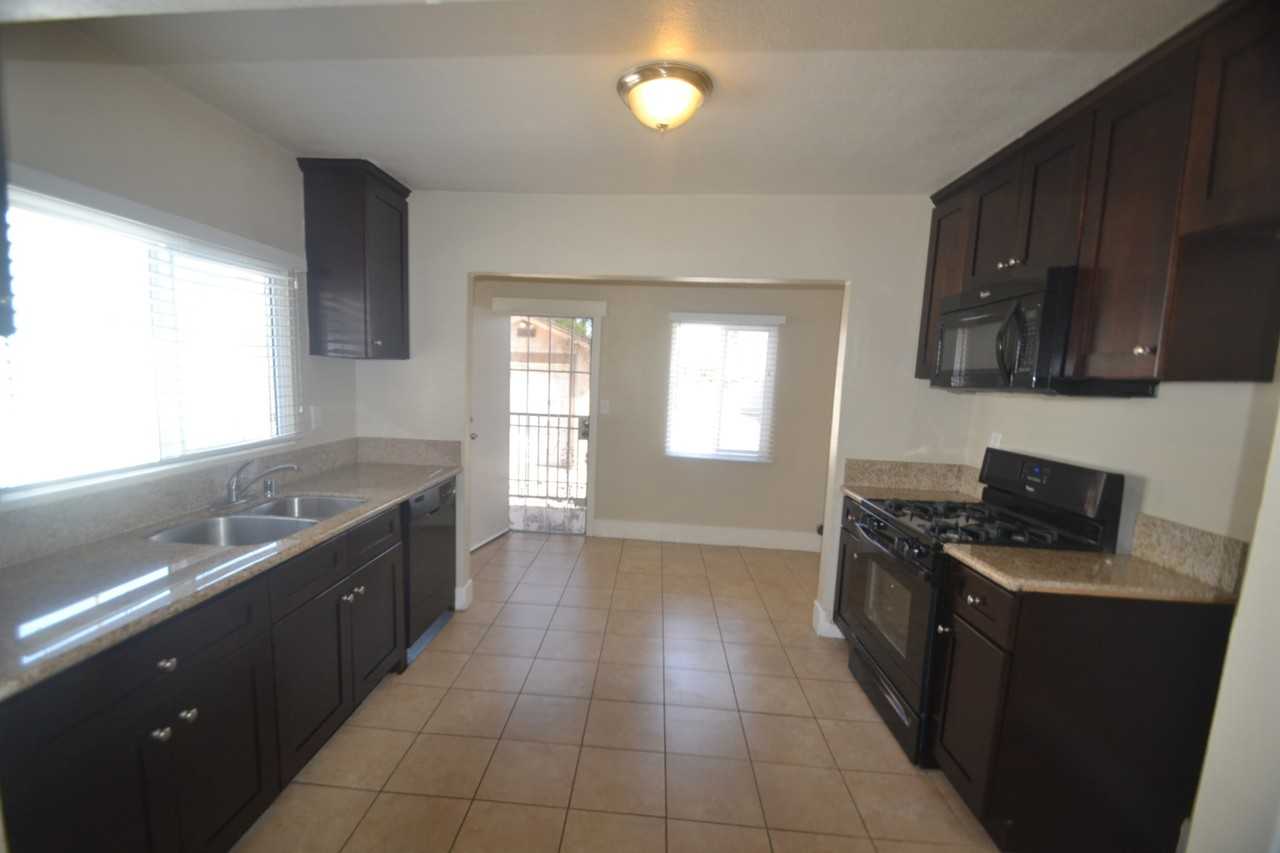 9404 San Gabriel Ave - Photo 3 of 11