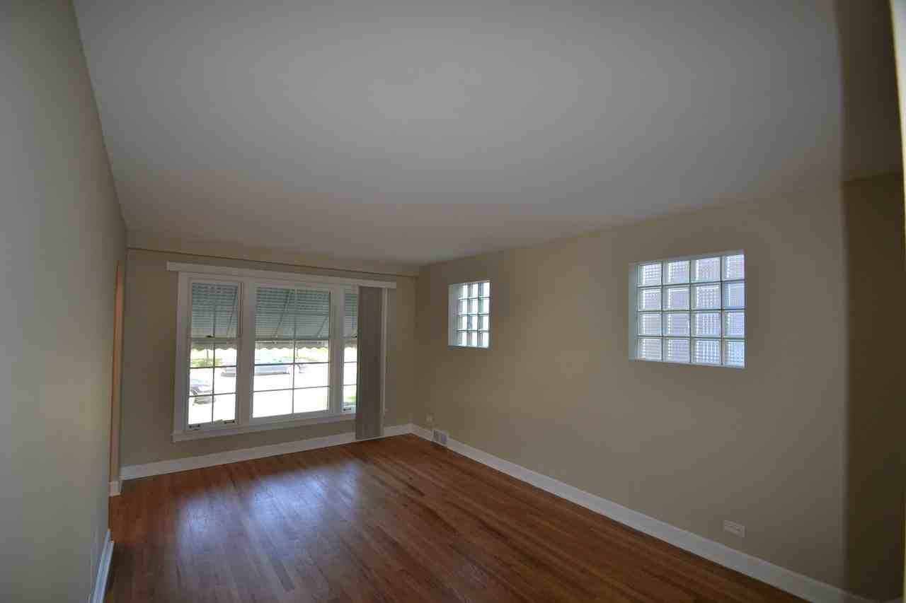 2041 N 74th Ave - Photo 2 of 8