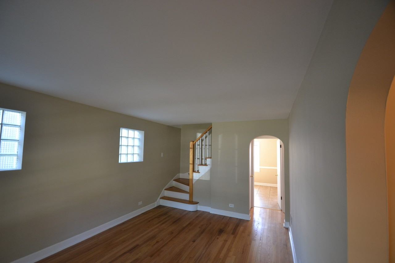 2041 N 74th Ave - Photo 3 of 8