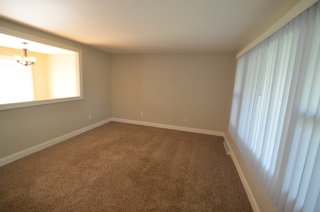 814 Melrose St - Photo 2 of 5