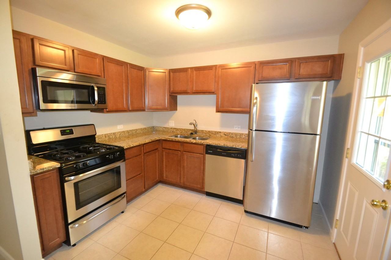 809 Oak St - Photo 3 of 5