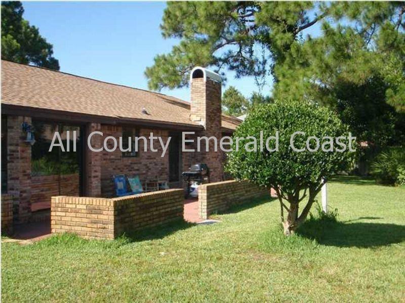 20 Country Club Dr E - Photo 2 of 27